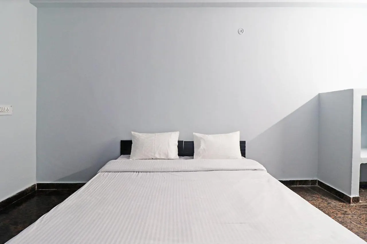 Hotel SPOT ON 47848 Friends Residency Gurgaon 2*,